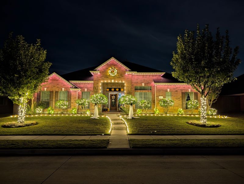 Christmas Lights Installation Wylie Texas by Rooftop Holiday Lighting